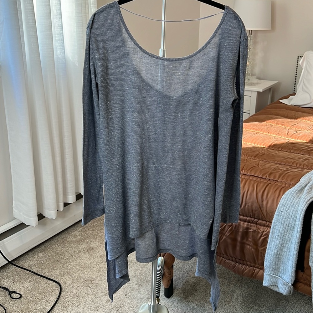 Tunic long sleeve knit shirt